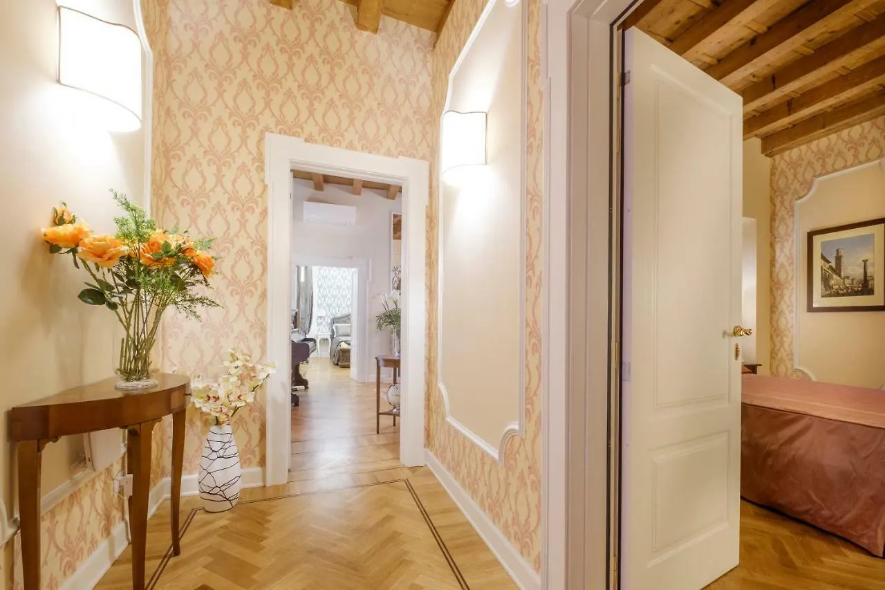 Boutique Guesthouse Al Chiostro De San Salvar Verona Guest house