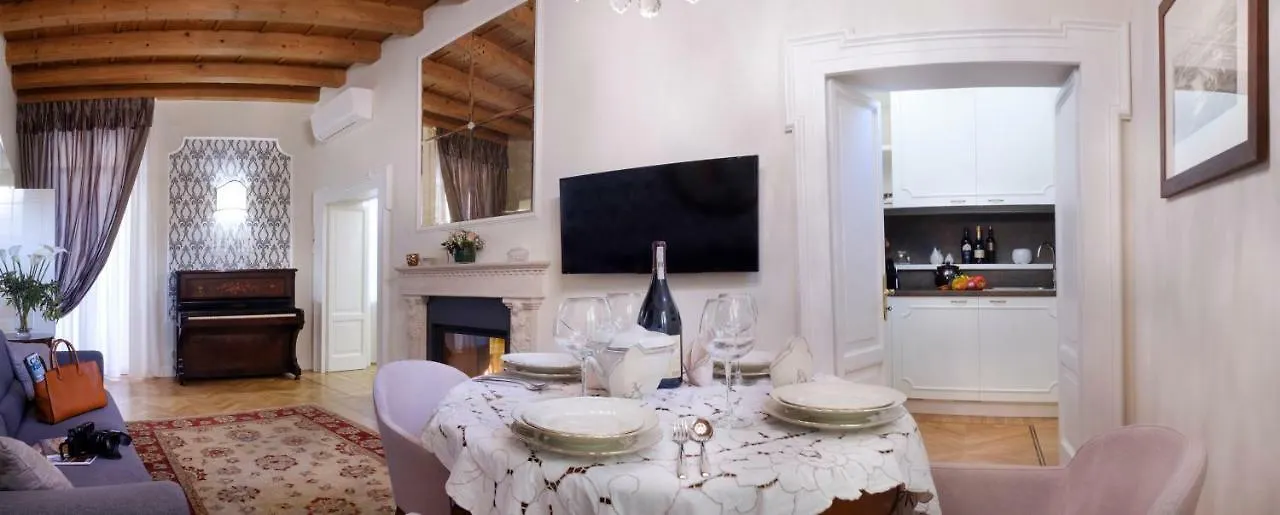 Boutique Guesthouse Al Chiostro De San Salvar Verona 0*,  Olaszország